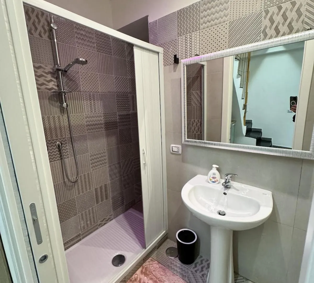 Very Central Apartment Неаполь