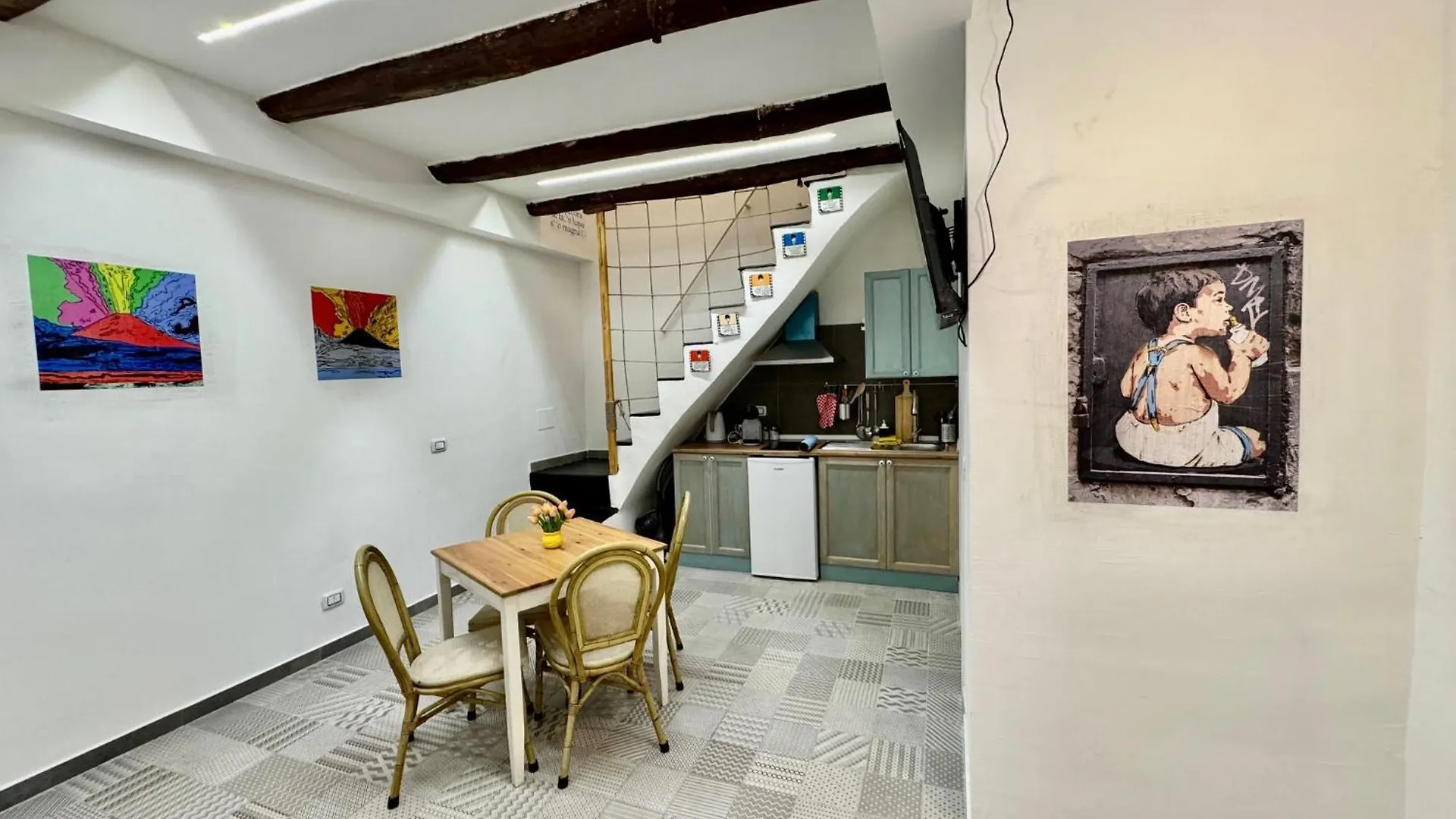 Very Central Apartment Неаполь