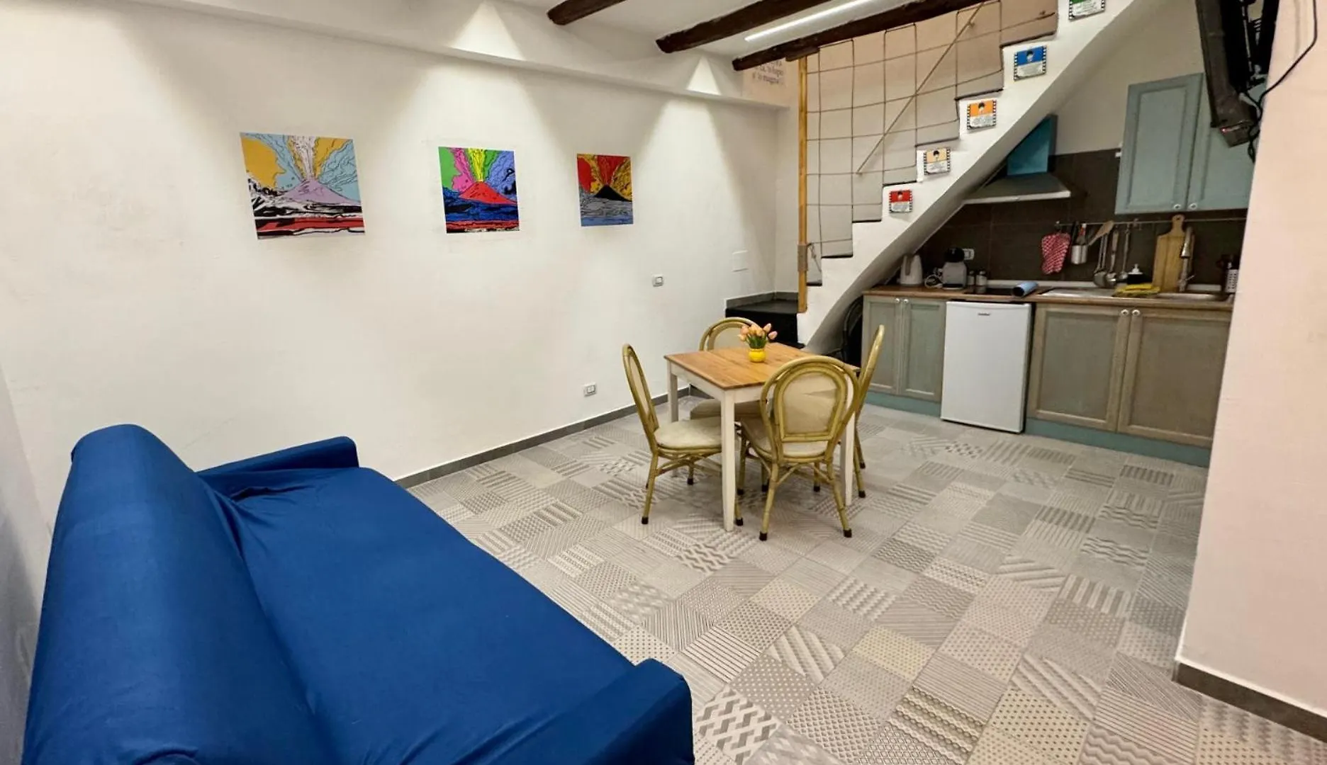 Very Central Apartment Naples 0*,