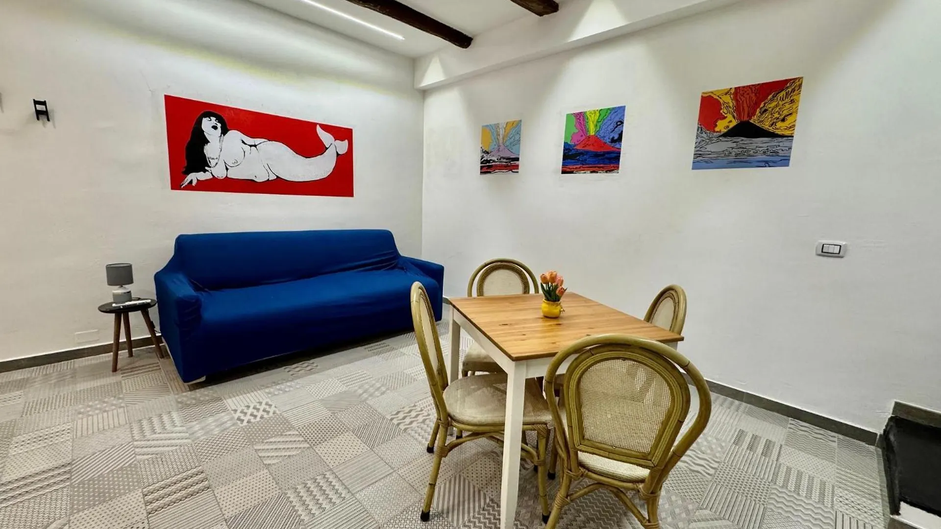 Very Central Apartment Naples Italy